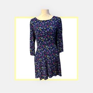 Blossom in Style: Size 6 Gap Floral Dress! 👗👗
